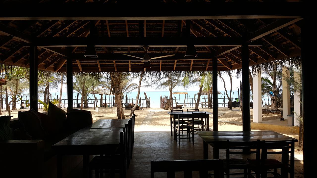 Galaxy Lounge Hotel Arugam Bay Bagian luar foto